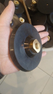 Опорная тарелка резиновая средней жесткости D100/M14 Опорная тарелка резиновая средней жесткости D100/M14